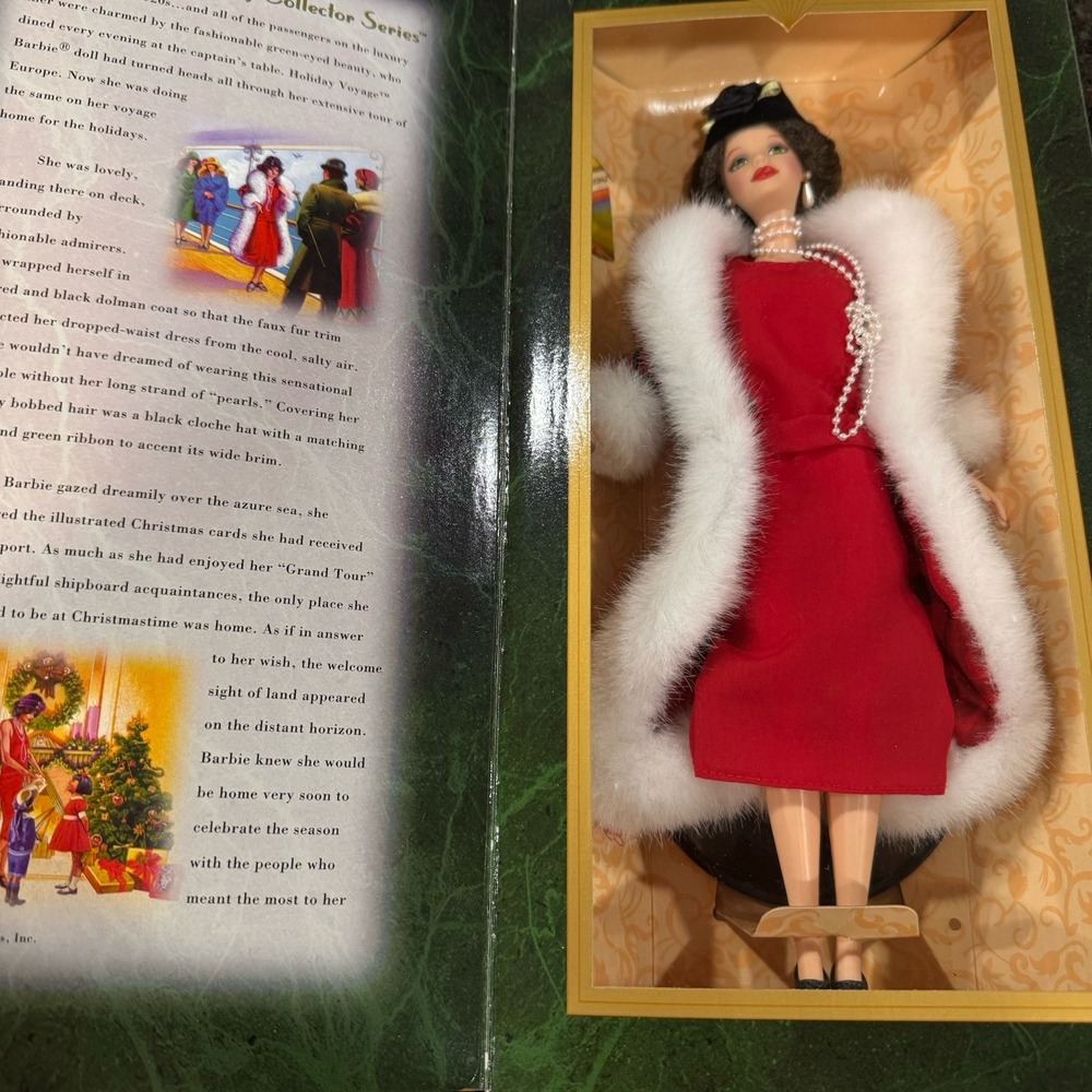 NIB 1997 Mattel Hallmark Holiday Voyage Barbie 18651 Holiday Homecoming